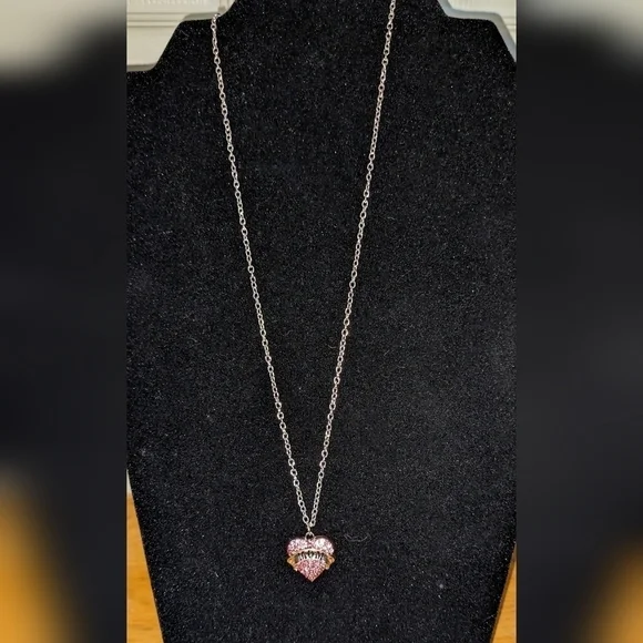 New heart necklace, Nana, Mom, Sister, Hope, Daughter, Lil Sis, Mid Sister - Picture 3 of 13